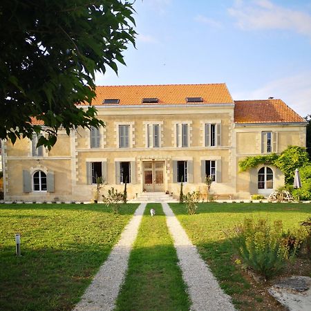 La Burie Bed & Breakfast Saint-Savinien Dış mekan fotoğraf